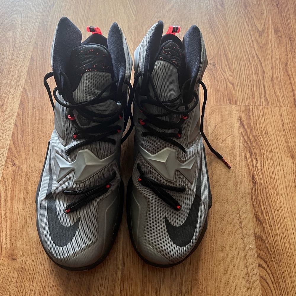 Gently Used men sneakers